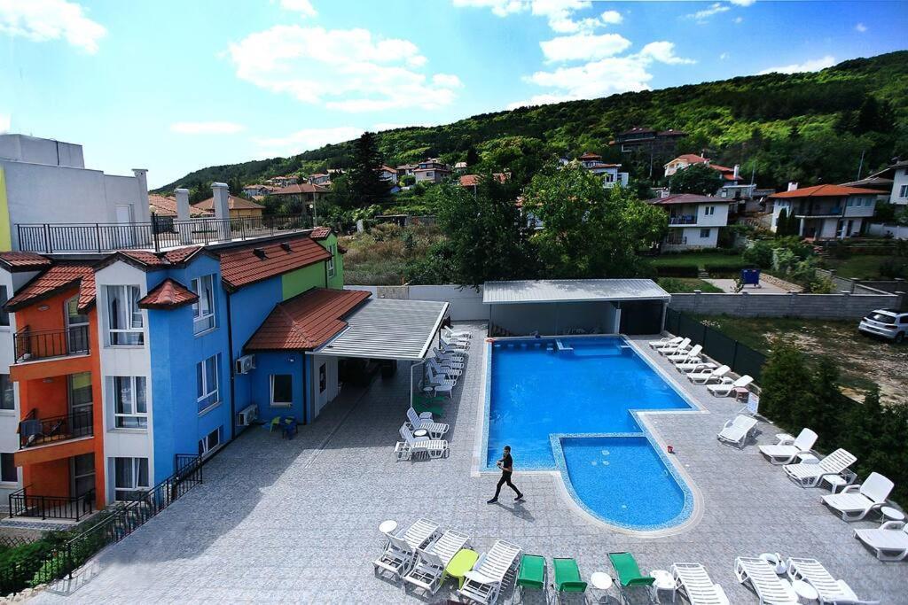 Modern Delux Apartments In Flowers&Pool Private Complex 발치크 외부 사진