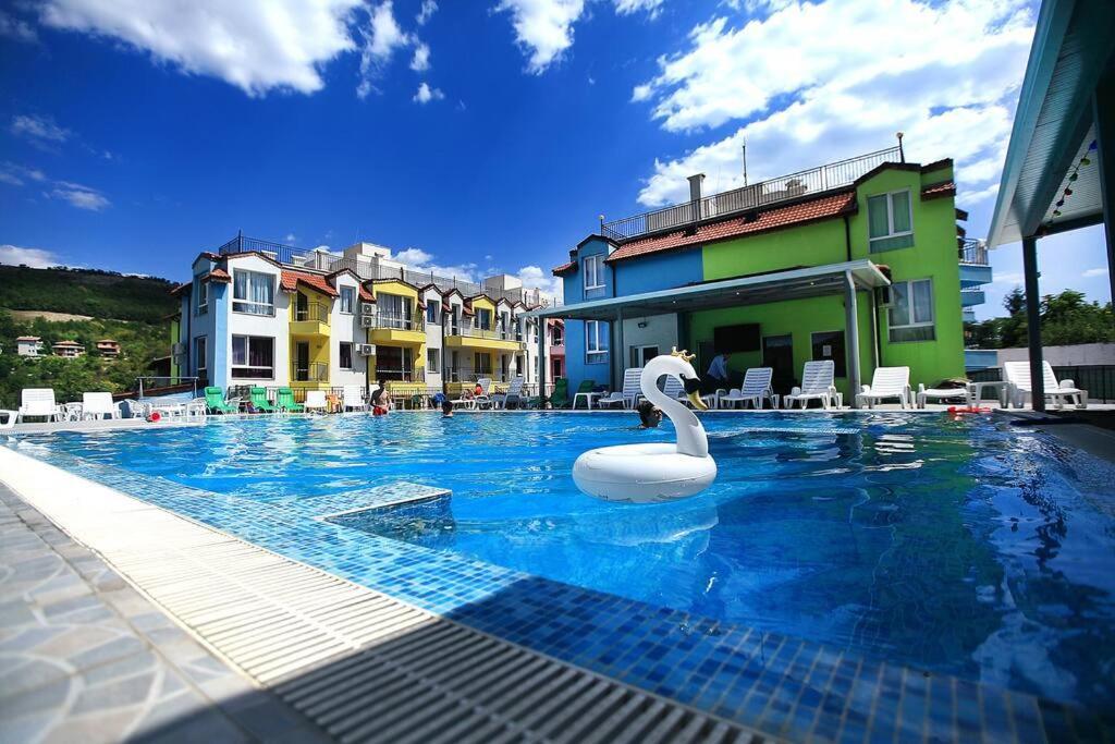 Modern Delux Apartments In Flowers&Pool Private Complex 발치크 외부 사진