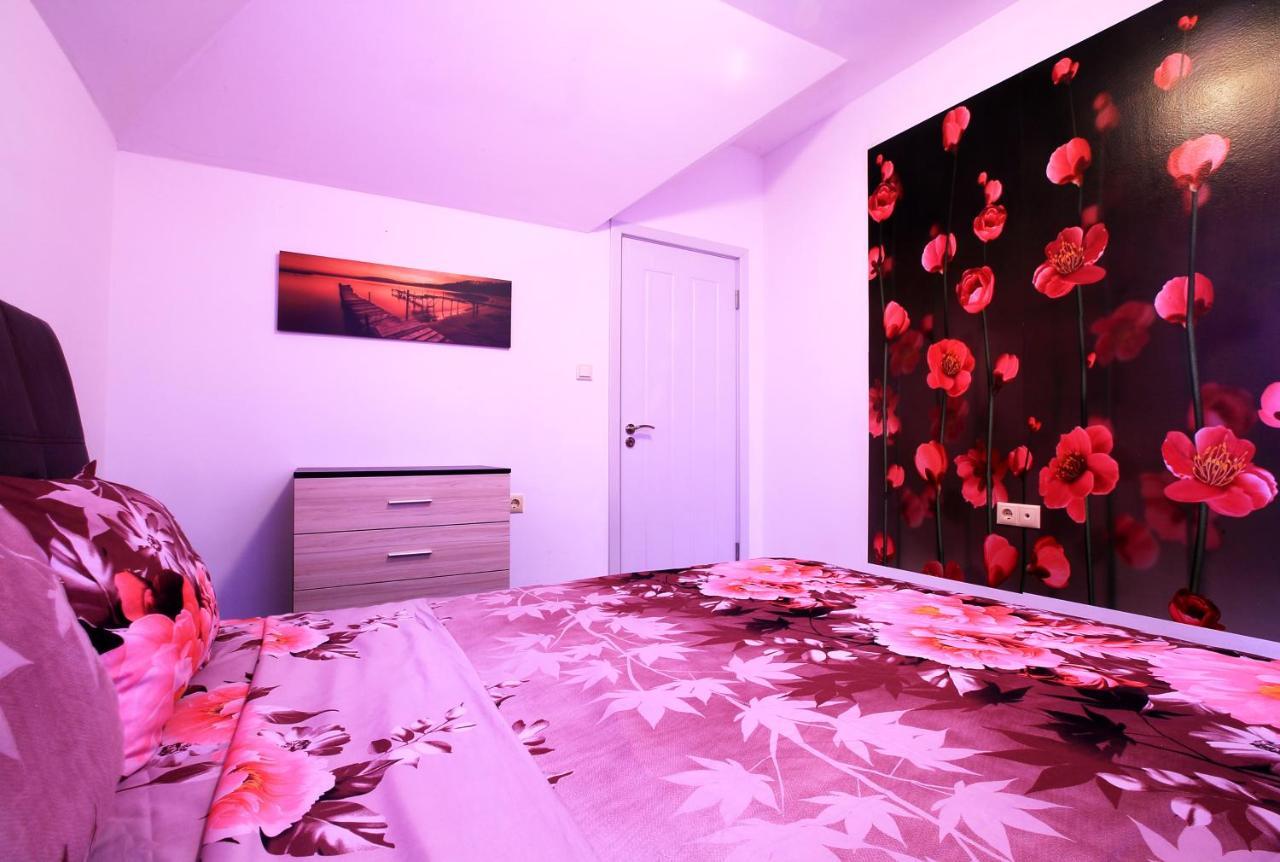 Modern Delux Apartments In Flowers&Pool Private Complex 발치크 외부 사진