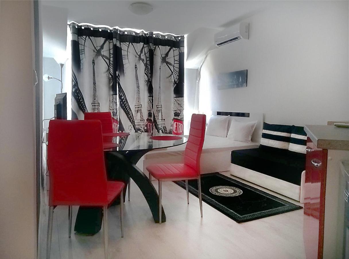 Modern Delux Apartments In Flowers&Pool Private Complex 발치크 외부 사진
